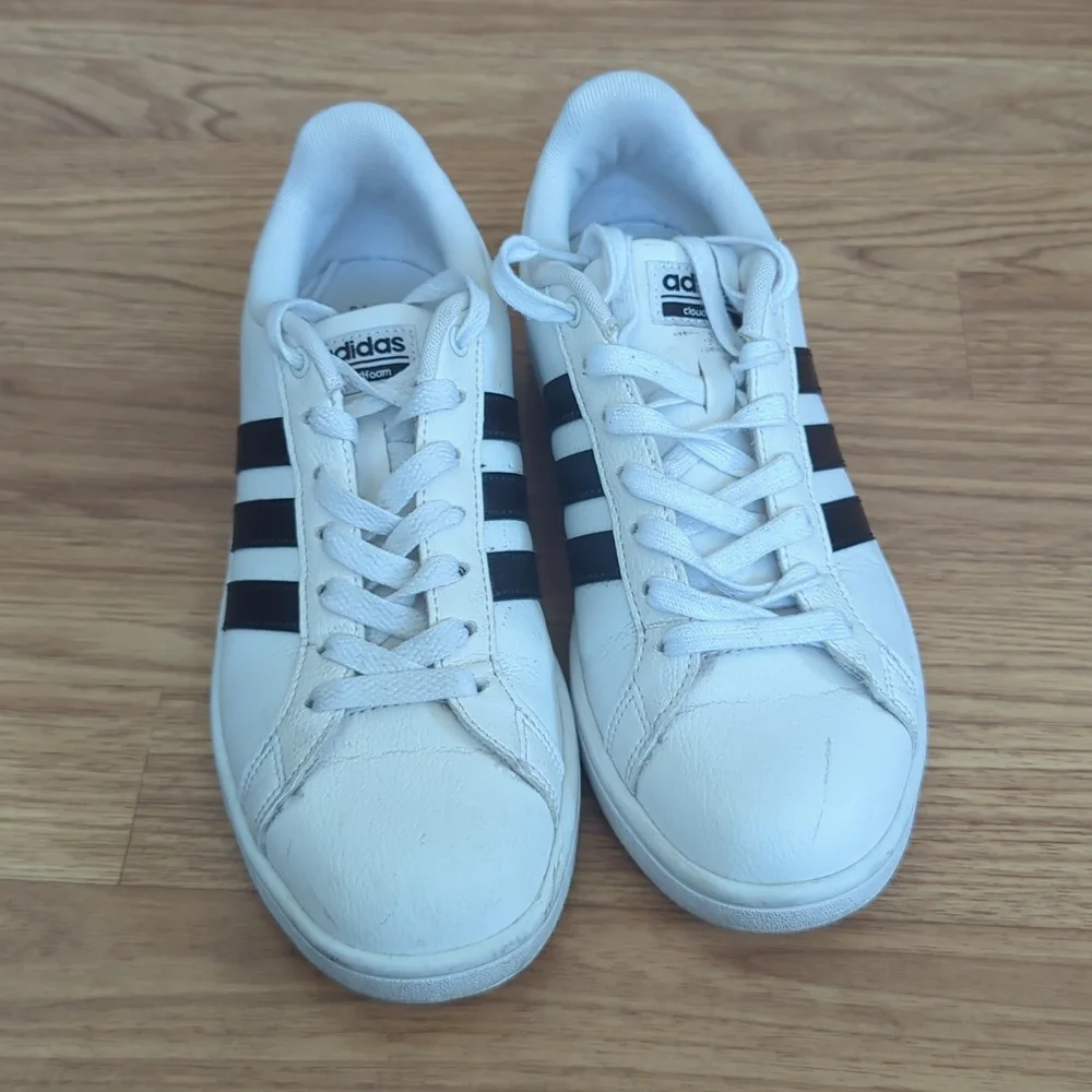 Adidas Shoes sneakers Size 8.5 - Picture 1 of 7